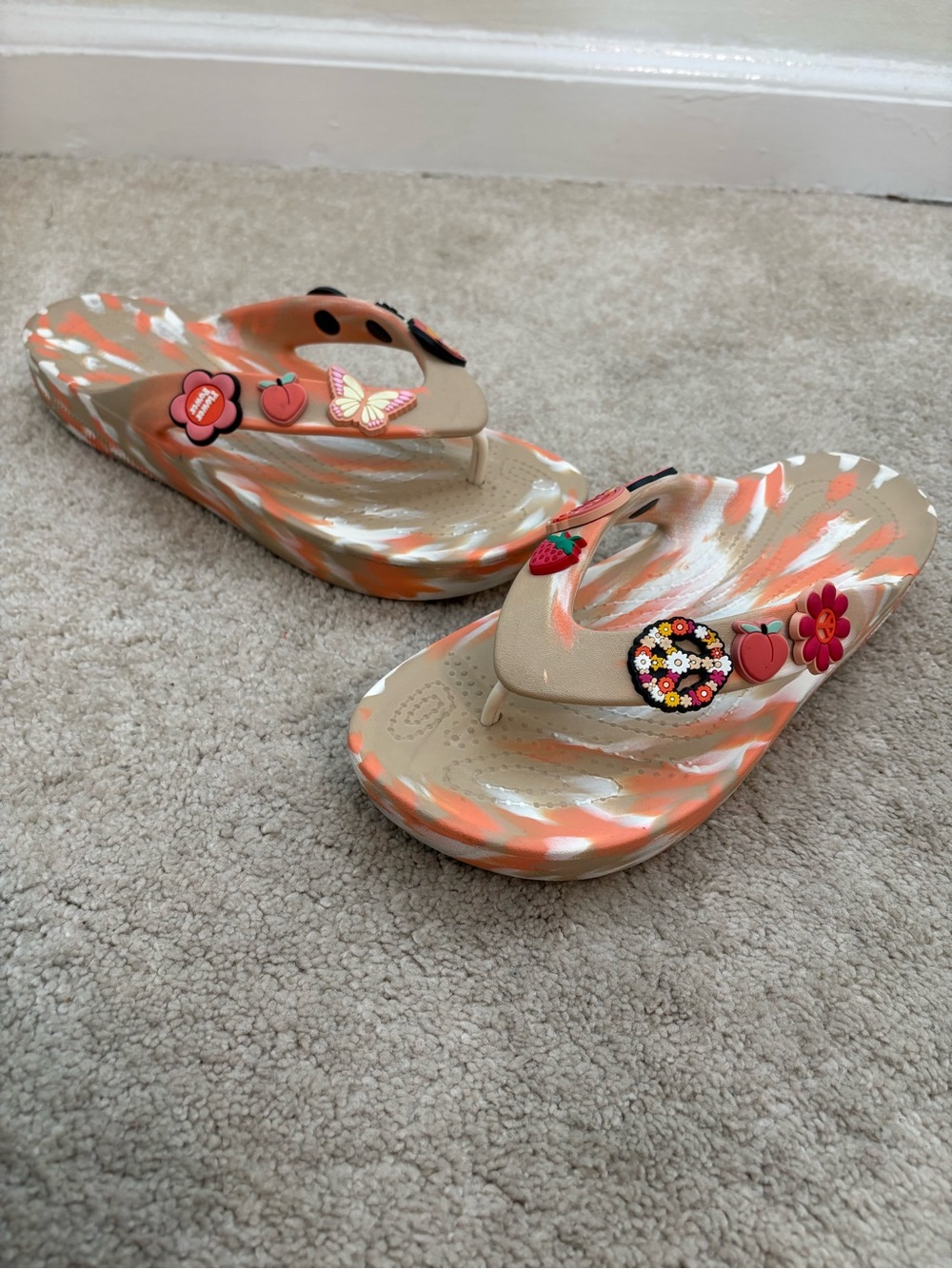 WOMENS Beige & Orange CROCS Marbled/Camo Flip Flops- 9